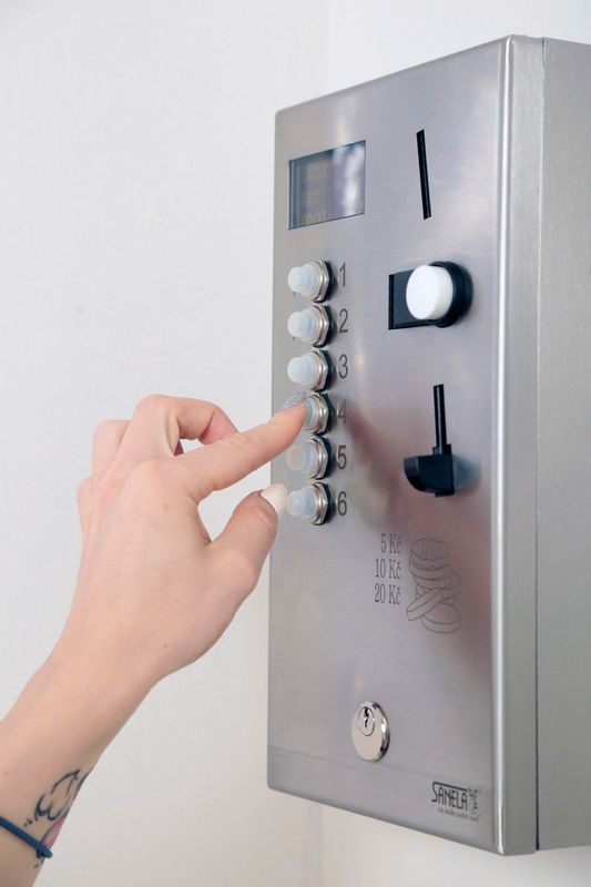 Vestavěný automat pro čtyři až dvanáct sprch, 24 V DC, volba sprchy automatem, přímé ovládání SLZA 02MZ, antivandal